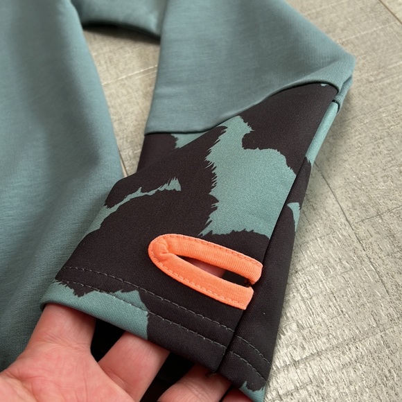 🟢 BUNDLE SALE 2 for $20 - NWOT Girls Sweatshirt - Picture 9 of 12